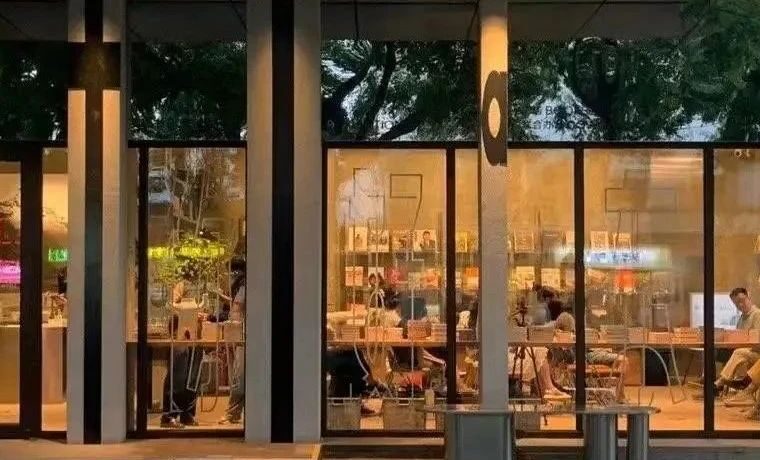 邦睿独家 | 商业人必打卡：全国9个最“卷”商业街区更新案例解读，看市井烟火气与潮流时尚如何完美融合？