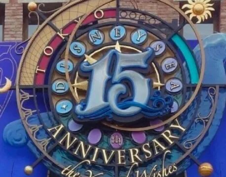 居然敢抄底迪士尼，看来满有钱的