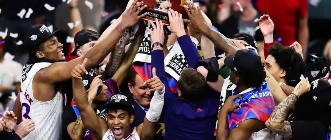 体育周报：卡塔尔世界杯抽签出炉；NCAA堪萨斯逆转夺冠；央视复播NBA等58件大事！
