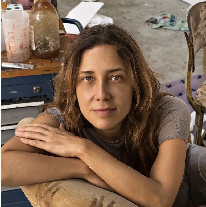 艺术天地||Adriana Varejão 阿德里安娜·瓦莱乔 | “她”的故事