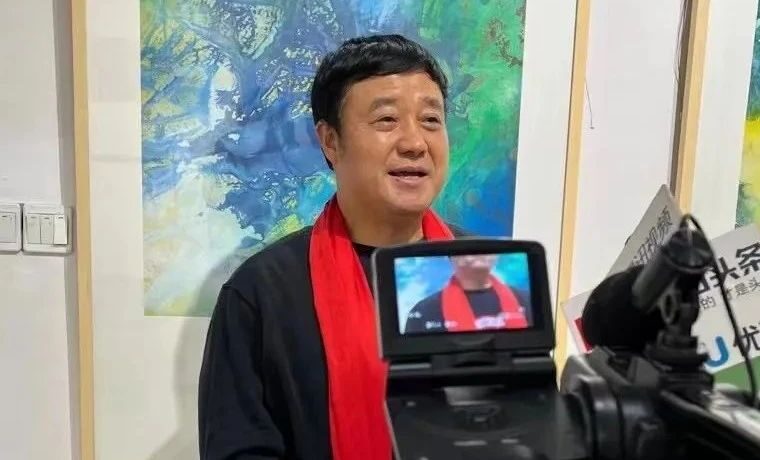 艺术家郑忠的2022年
