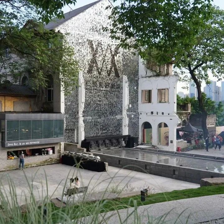 历史的在场与再生——仁爱堂·荒野花园剧场