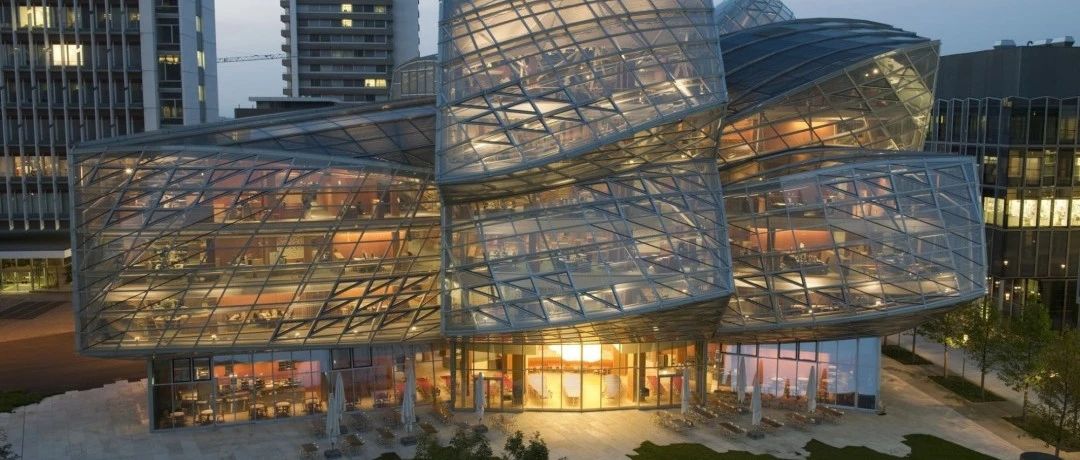 建筑师的迪斯尼乐园——诺华瑞士总部建筑大赏