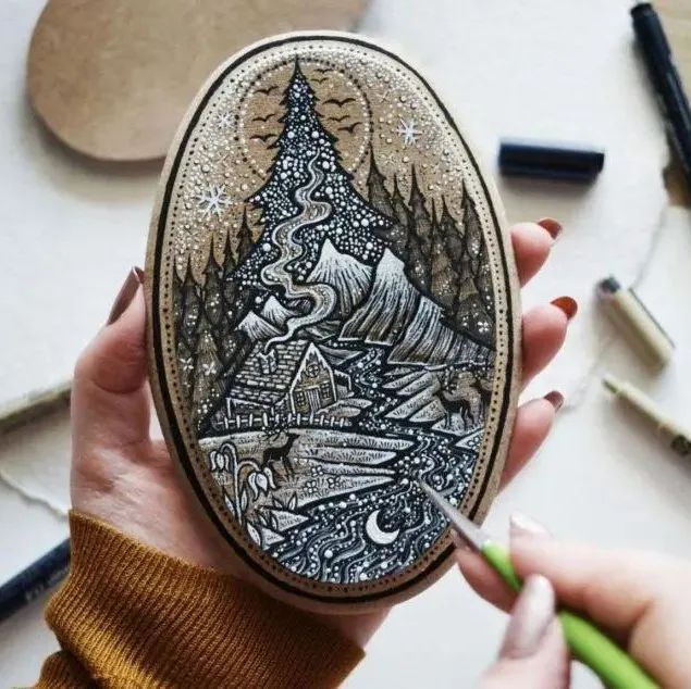 在木板上也能画得这么丝滑？梦幻的单色插画，让人陶醉极了