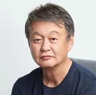 “深泽直人是一个中等身材的男人，脑袋略大，手略小。”——安东尼·格姆雷