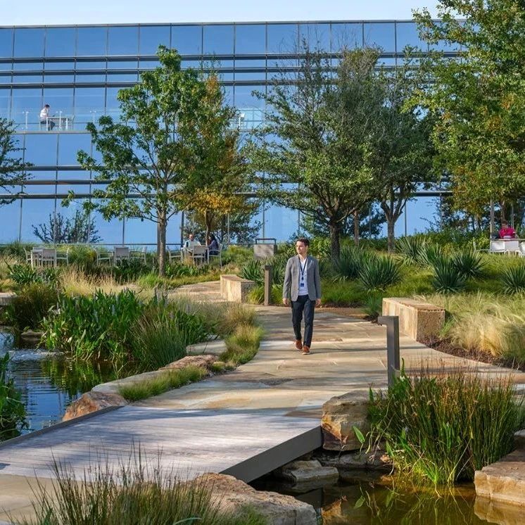 美国航空公司办公园区景观 / OJB Landscape Architecture