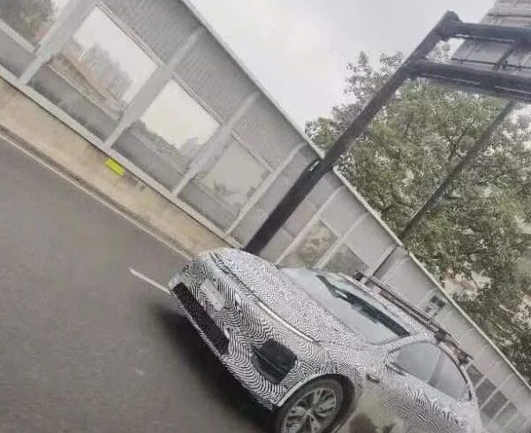 疑似小鹏G7测试谍照曝光！——溜背设计吸睛！