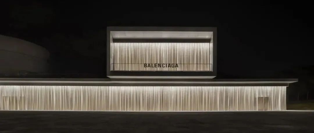 Balenciaga高级定制系列展于上海油罐艺术中心展出，沉浸艺术值得拥有！