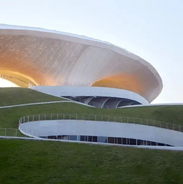 MAD新作：融入地景艺术，全球最大覆土建筑群部分建成