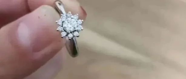 女子18000买的钻戒如今只值180？是被骗了还是？