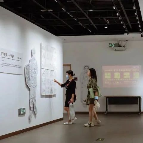 “江苏革命先烈事迹连环画手稿展巡展”落幕 ——用连环画讲好红色故事、述说“碧血忠魂”