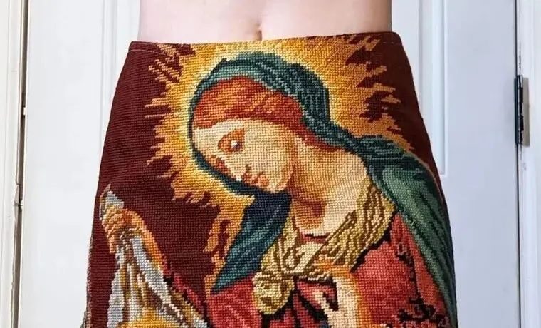 在裙子上看移动画展