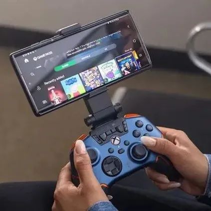【海外】Xbox推出适配移动设备的手柄
