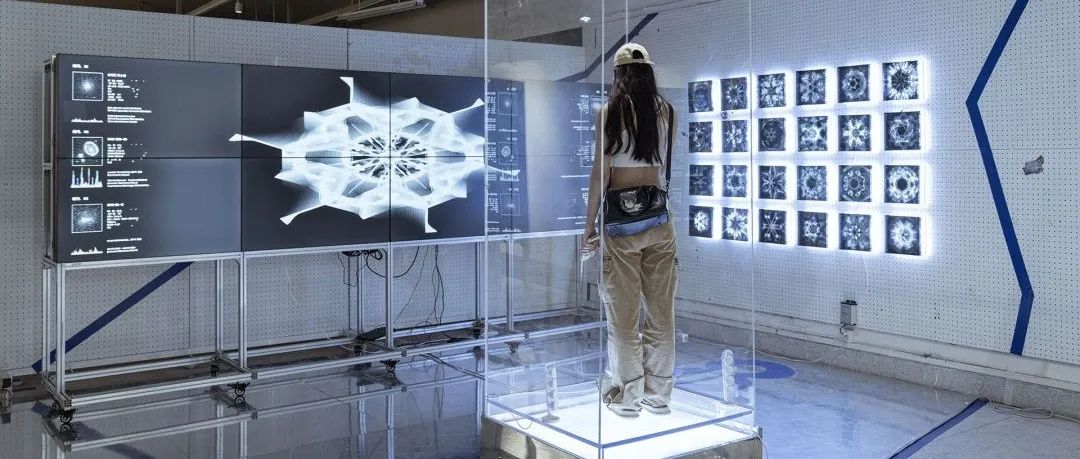 湖北美术学院青年创作者打造“宇宙电话亭”，开启与宇宙的超时空对话