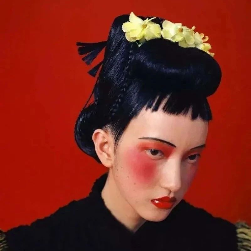 美丽，恰如其分！张家诚Leslie Zhang演绎极致复古柔情的东方美
