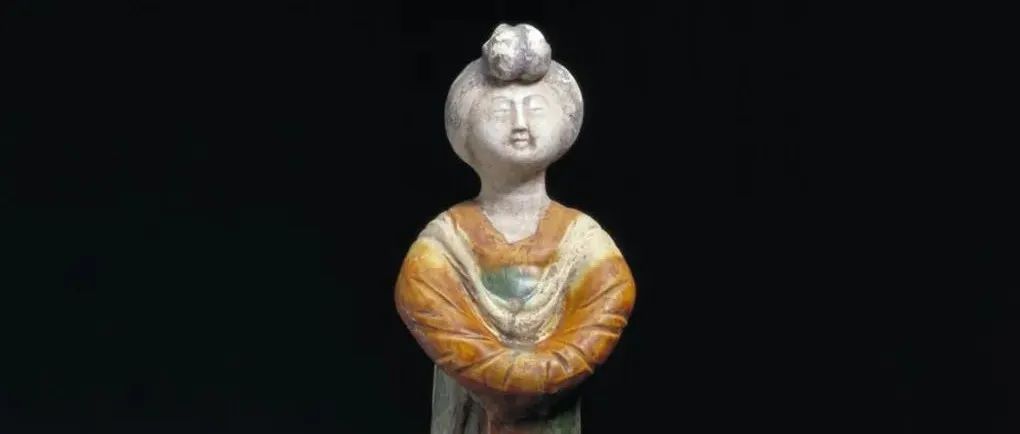 《三彩女立俑》唐 中国- 雕塑作品欣赏（四百一十）