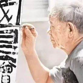 他是香港九龙皇帝，疯狂涂鸦51年 | 大米艺术