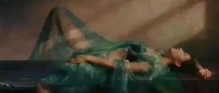 艺术大师油画中的美人入睡图