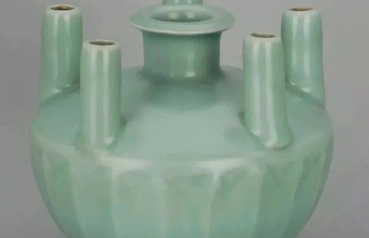 奇特器型——宋代龙泉五管瓶，究竟是做什么用的？