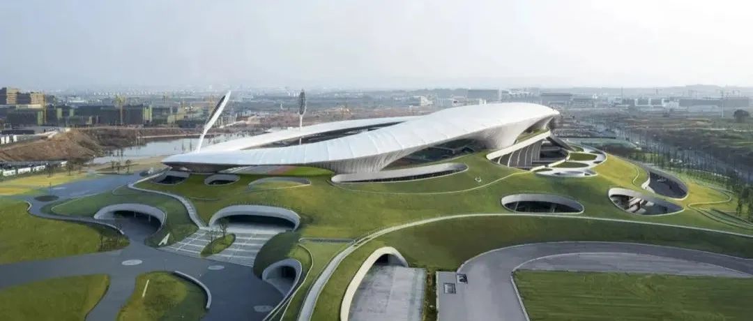 MAD 设计完成的衢州体育场是“全球最大的覆土建筑群”