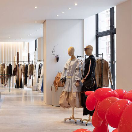 资讯｜LVMH旗下的奢侈品牌Loewe去年收入大涨38％