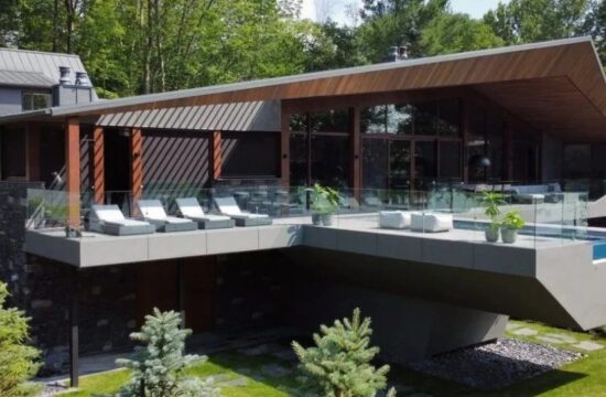 加拿大·Memphrimagog湖边公寓 / MU Architecture