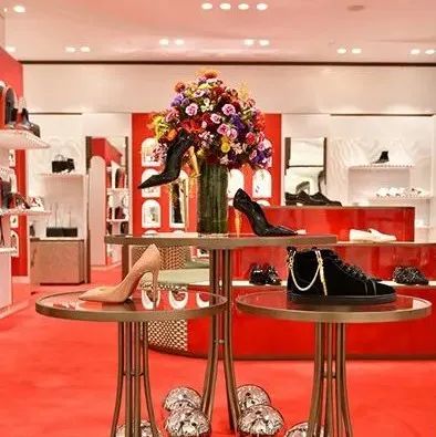 Christian Louboutin 西安首家精品店