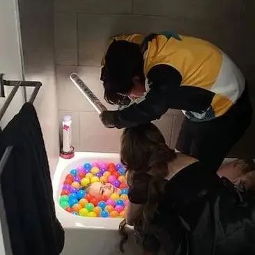 摄影花絮曝光，原来一张美照，拍摄过程那么“搞笑”