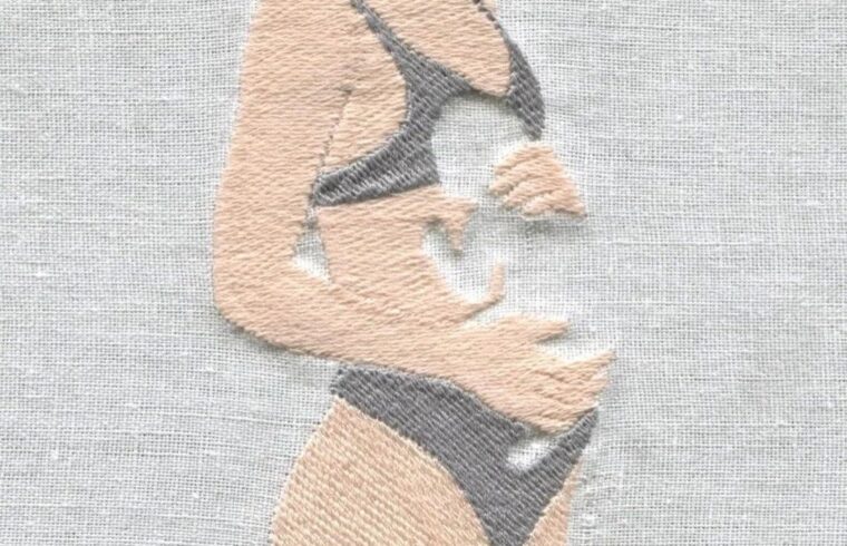 她把刺绣变成了艺术品，看似简单的作品，给人无限遐想