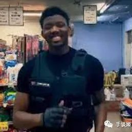 美国警察对宝可梦卡牌小偷开枪，其中一人重伤死亡