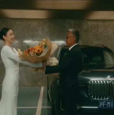 欢乐颂对垒玫瑰之战，宝马M8大战奥迪RS-Q8
