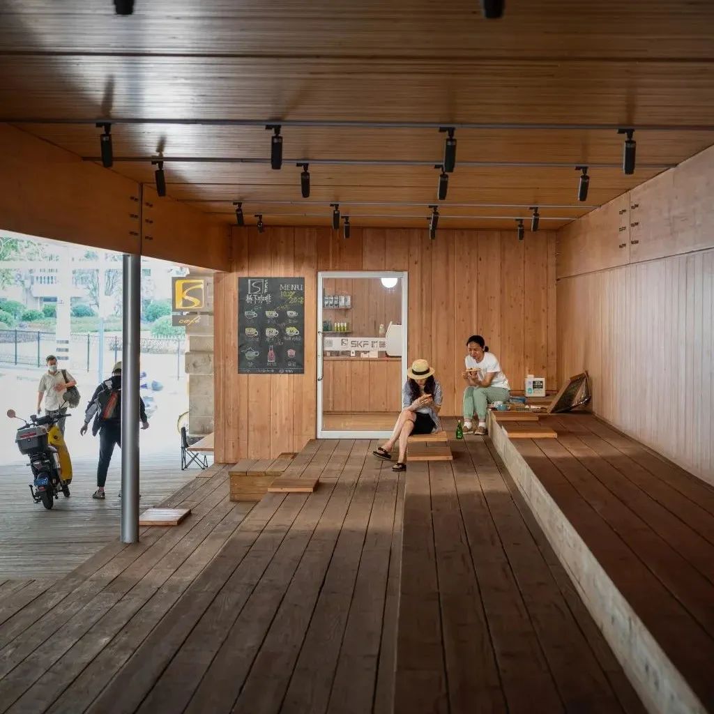 苏州河武宁路桥下的上海人情味 / 致正建筑工作室