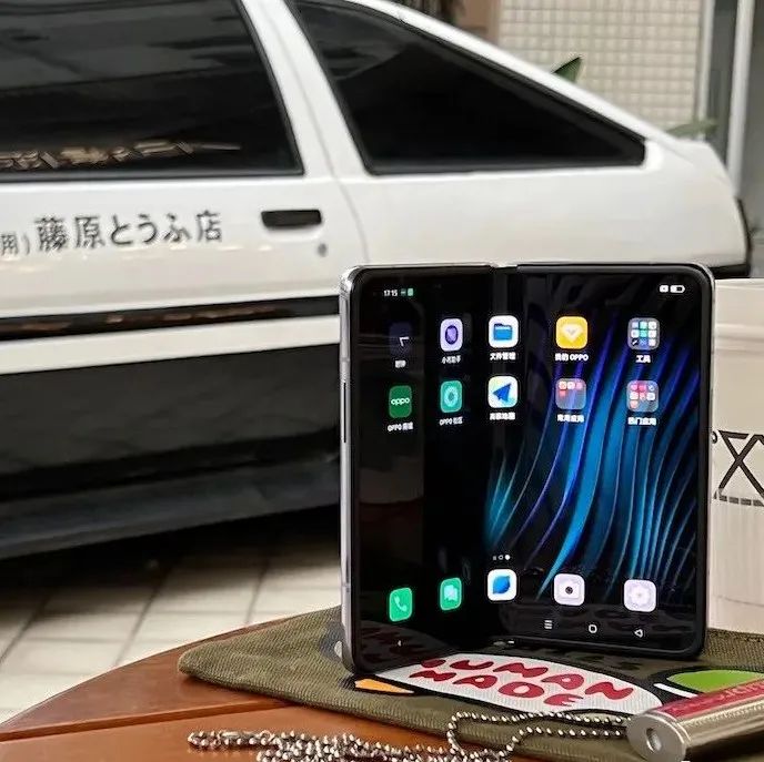 视频实测，OPPO Find N太适合在咖啡馆办公了！