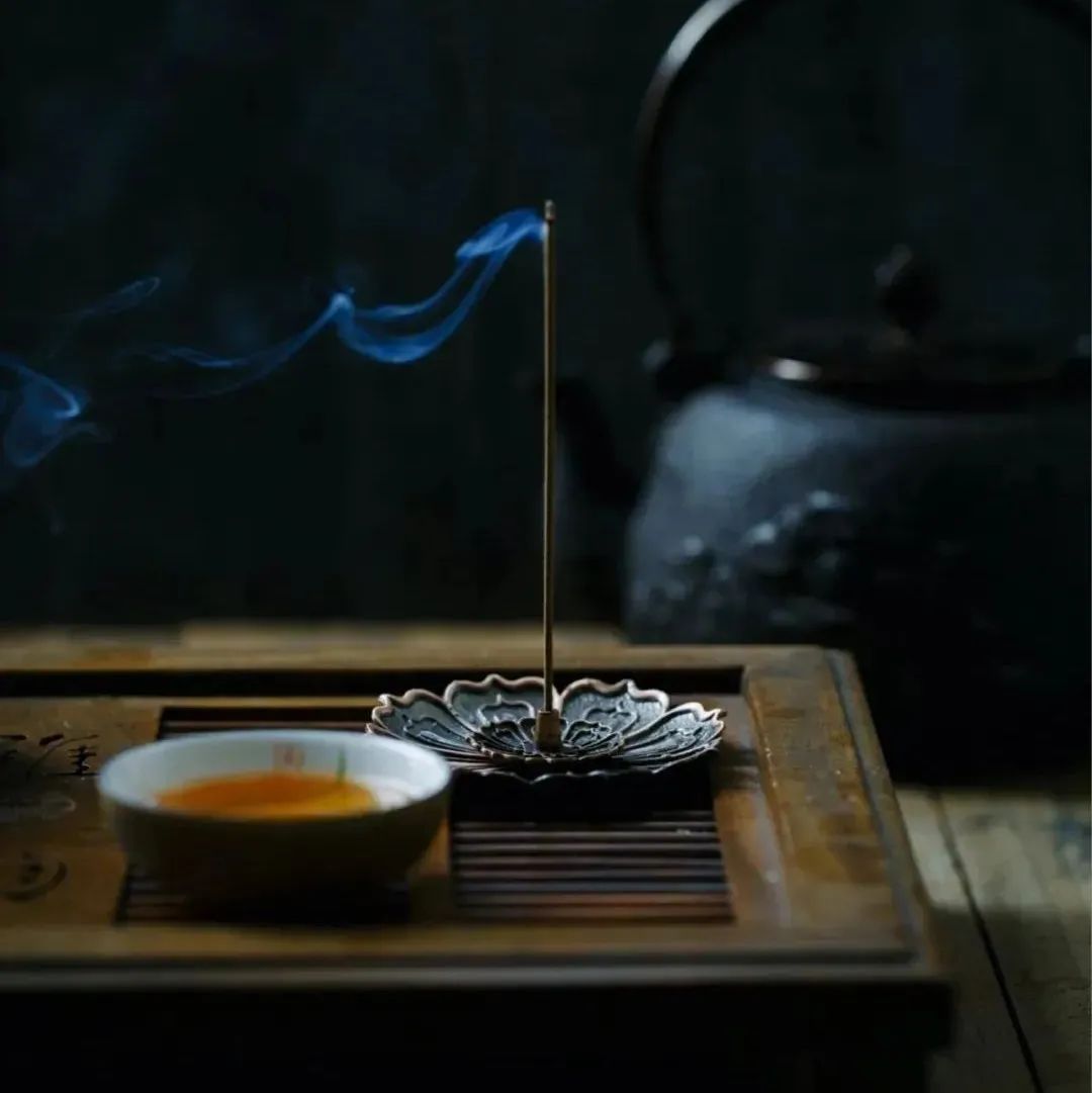 低调的人，活在自己的性情里