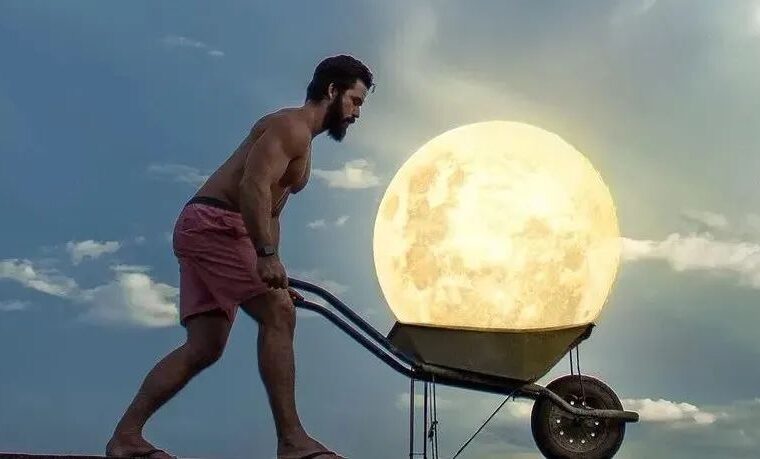这样跟月亮合影，太炫酷了！