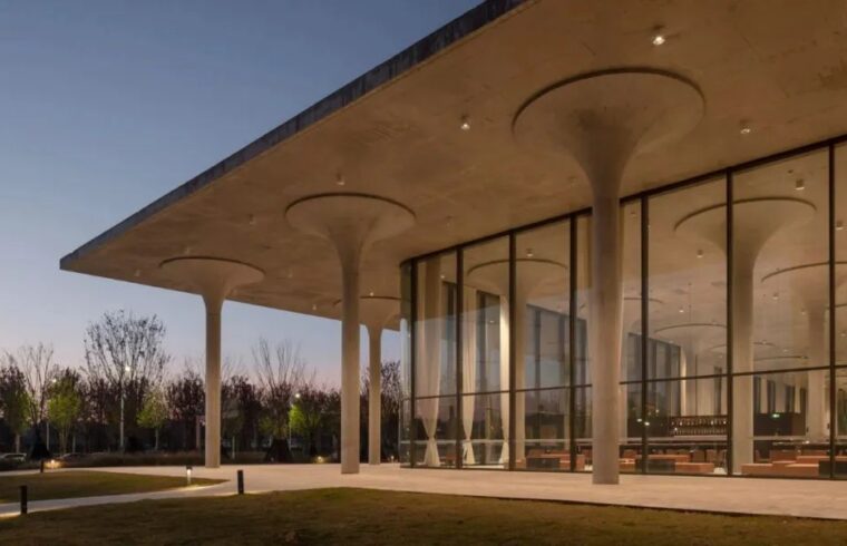 “Chipperfield 的作品总体上平淡无奇、缺乏想象力且过于浮夸”